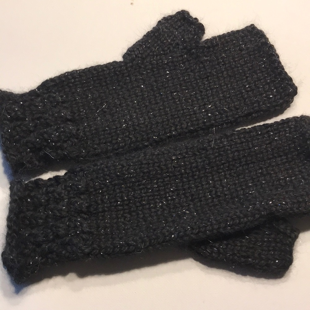 Black Fingerless Gloves by Capture Z